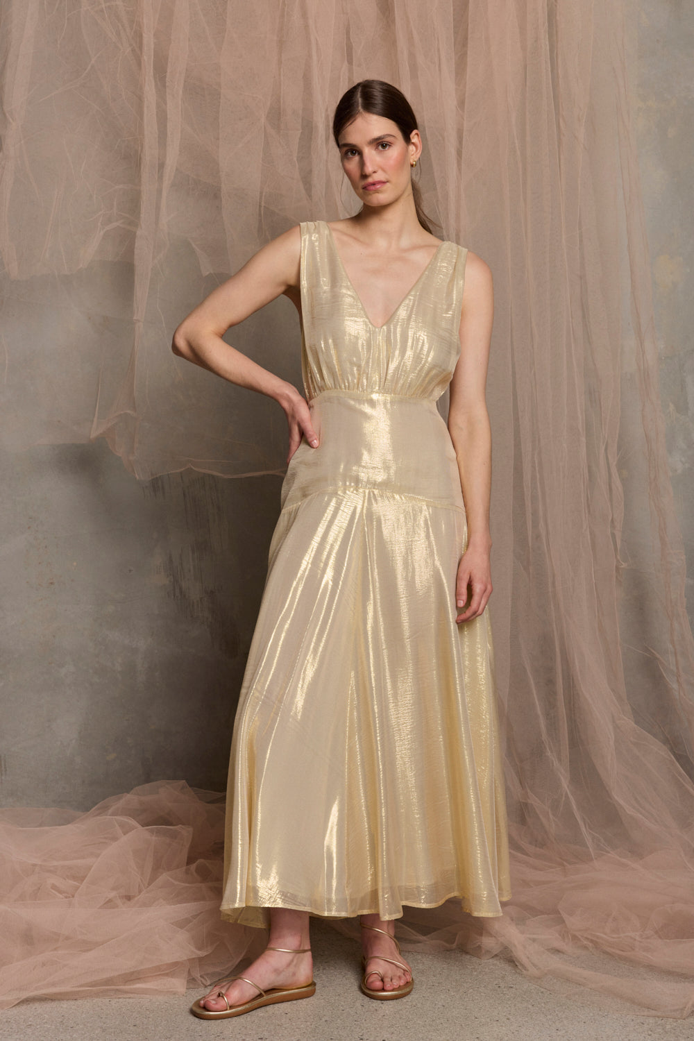 Viva Sleeveless Maxi Dress | Gold Foil Luxe de Valentina Viva Sleeveless Maxi Dress | Gold Foil Luxe de Valentina